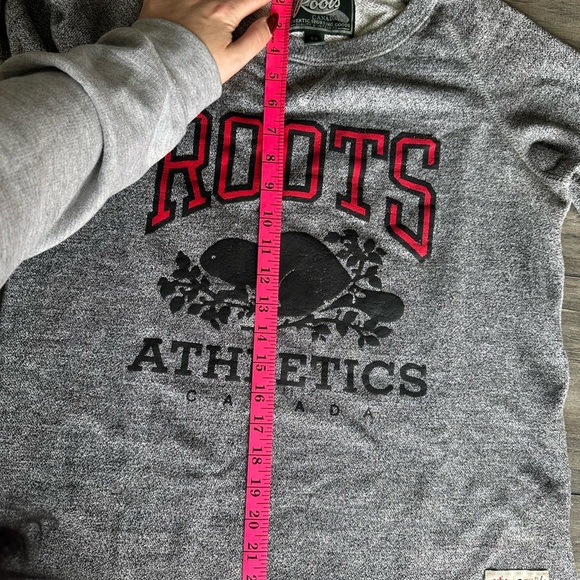 Women’s Roots Salt & Pepper Grey Crewneck Small - Picture 9 of 9